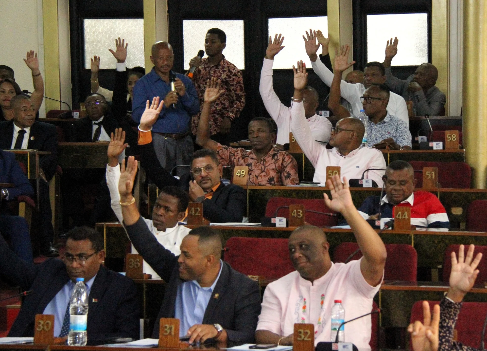 Adoption de trois projets de loi pour approbation de financements