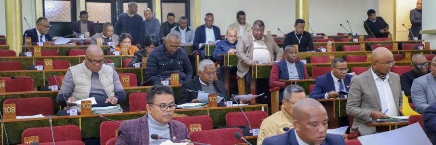 Adoption de dix projets de loi à l’Assemblée nationale pour soutenir le développement et renforcer la gouvernance