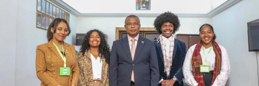 Le Président de l’Assemblée nationale reçoit les jeunes parlementaires malagasy du PRJIO